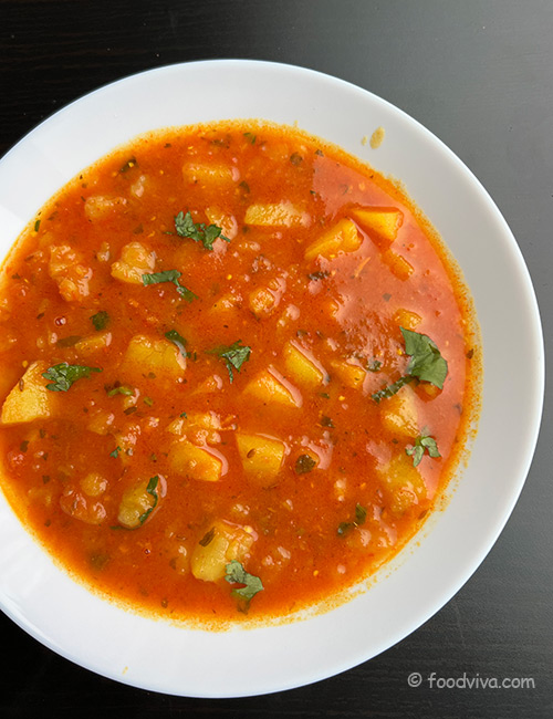 How to Cook Aloo and Tamatar Curry