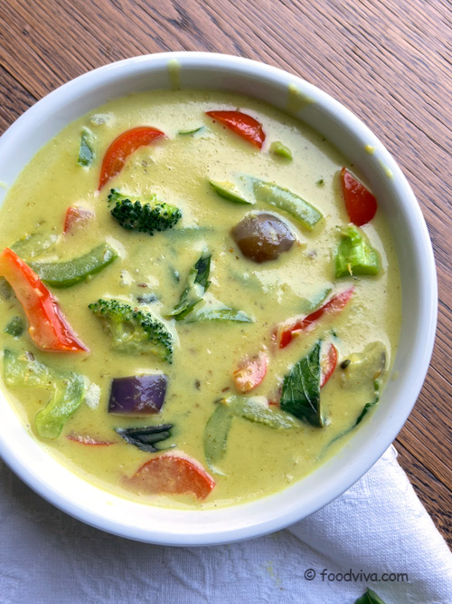 Green thai Curry with Eggplant and Broccoli