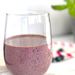 Blueberry Smoothie with Milk