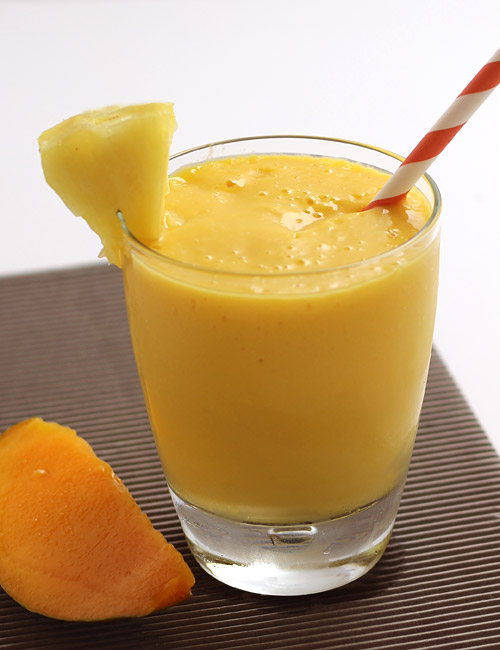 https://cdn2.foodviva.com/static-content/food-images/smoothie-recipes/mango-pineapple-smoothie-recipe/mango-pineapple-smoothie-recipe.jpg