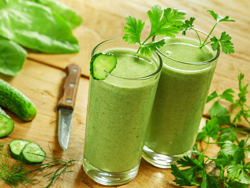 Nutritious Raw Green Smoothie Recipe - With Healthy Kale, Spinach and Fruits